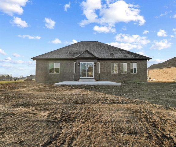 8525 Cobblestone Drive, Newport, MI 48166