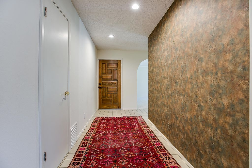 Image 11 of property listing at 2906 Briargrove Lane, San Angelo, TX 76904