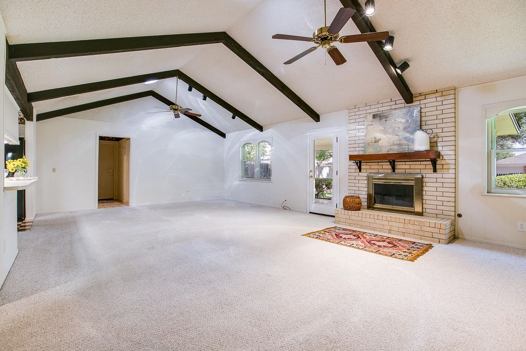 Image 12 of property listing at 2906 Briargrove Lane, San Angelo, TX 76904