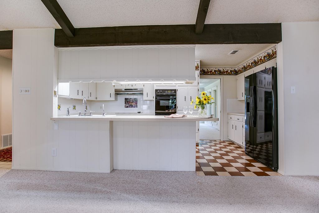 Image 16 of property listing at 2906 Briargrove Lane, San Angelo, TX 76904