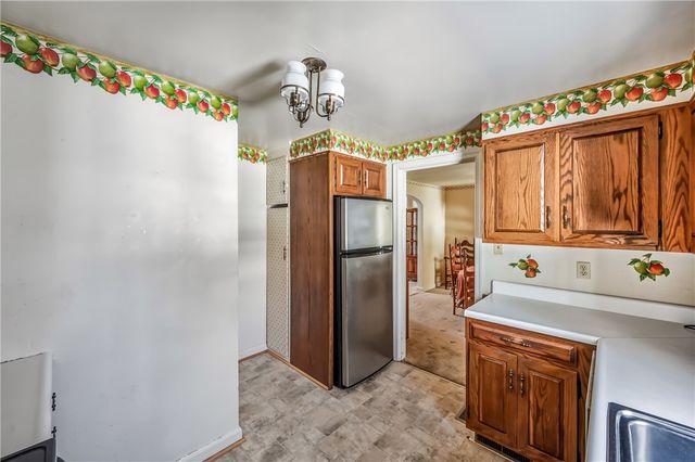 513 Dougherty Ave, Sharon, PA 16146