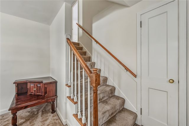 513 Dougherty Ave, Sharon, PA 16146