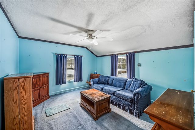 513 Dougherty Ave, Sharon, PA 16146