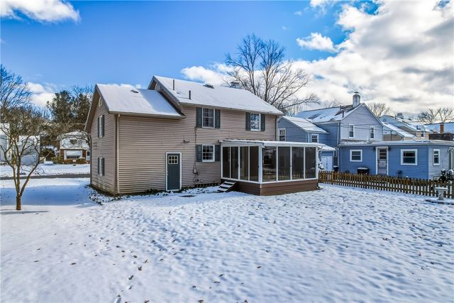 513 Dougherty Ave, Sharon, PA 16146