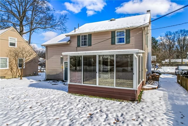 513 Dougherty Ave, Sharon, PA 16146