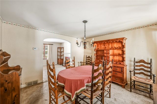 513 Dougherty Ave, Sharon, PA 16146