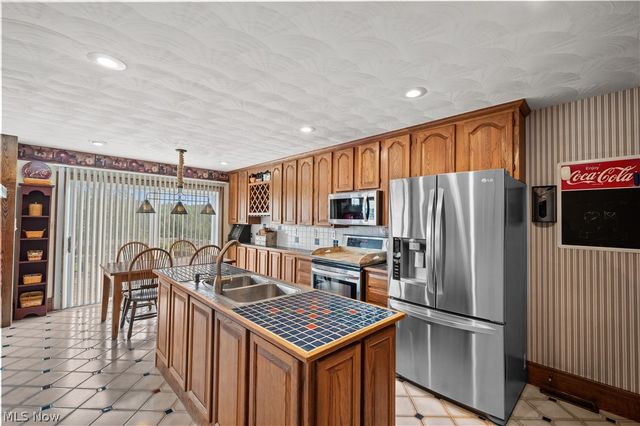 1811 Washington Boulevard, Belpre, OH 45714