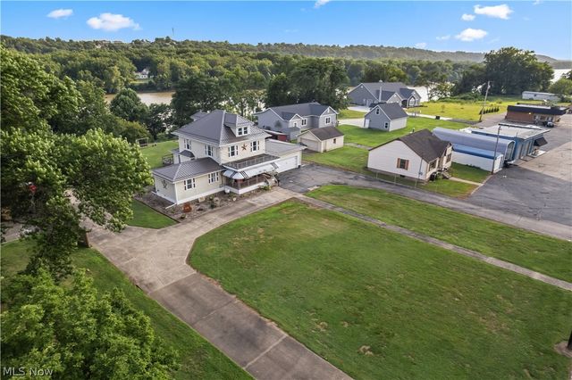 1811 Washington Boulevard, Belpre, OH 45714