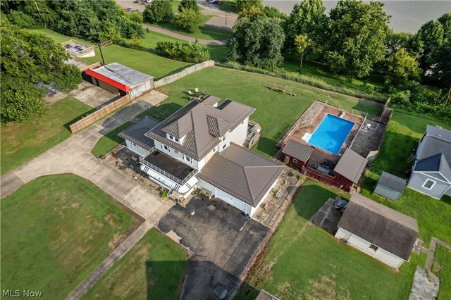 1811 Washington Boulevard, Belpre, OH 45714