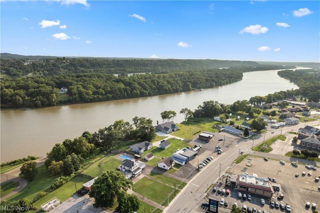 1811 Washington Boulevard, Belpre, OH 45714