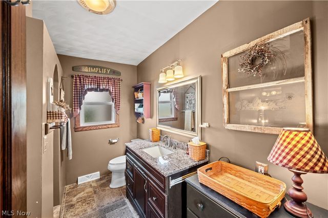 1811 Washington Boulevard, Belpre, OH 45714