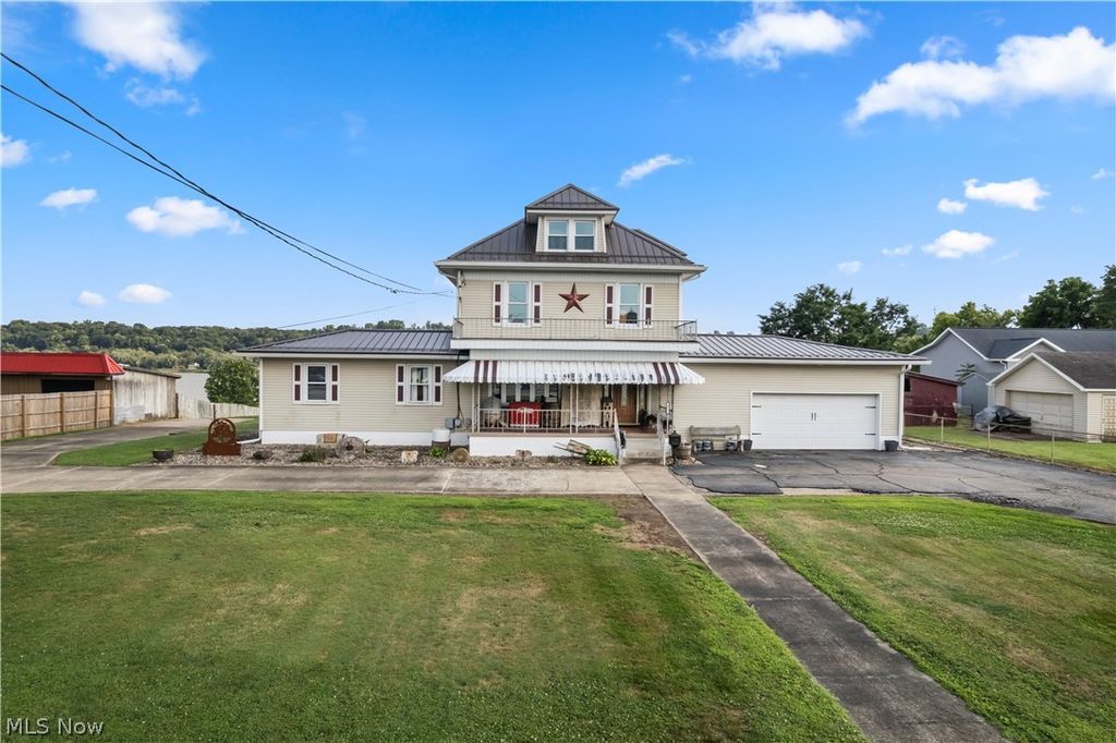 1811 Washington Boulevard, Belpre, OH 45714