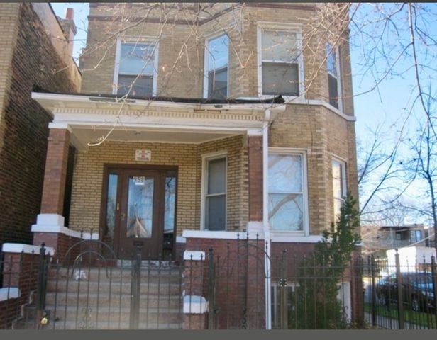 3707 W Augusta Boulevard 1R, Chicago, IL 60651