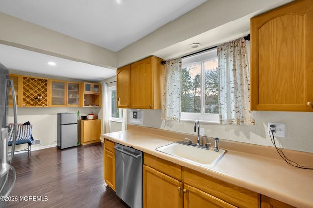 181 Clubhouse Drive, Middletown, NJ 07748