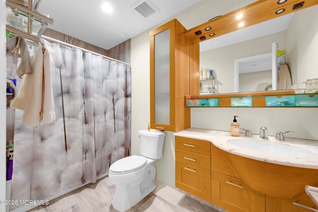 181 Clubhouse Drive, Middletown, NJ 07748