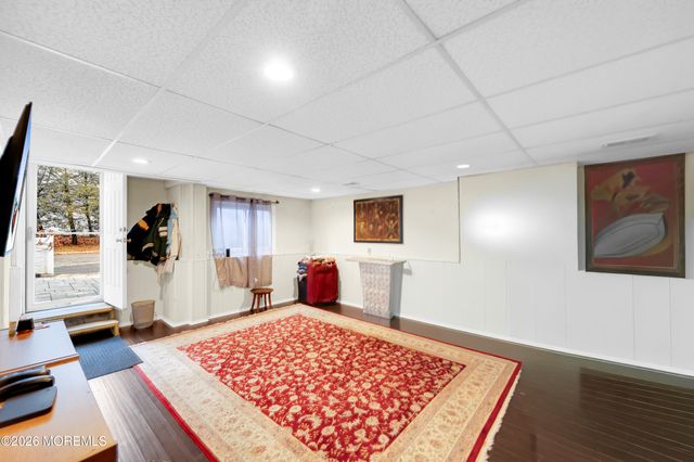 181 Clubhouse Drive, Middletown, NJ 07748