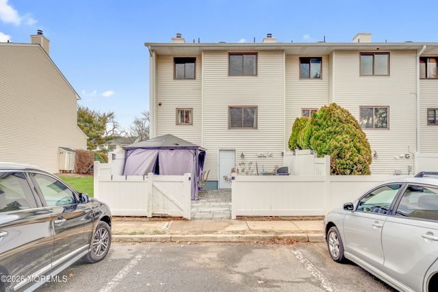 181 Clubhouse Drive, Middletown, NJ 07748