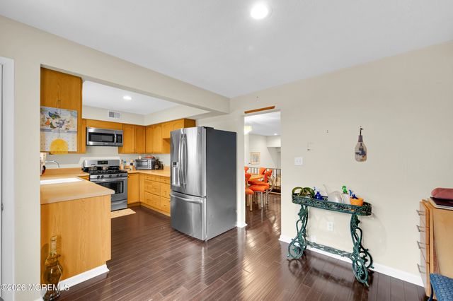 181 Clubhouse Drive, Middletown, NJ 07748