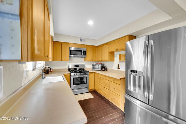 181 Clubhouse Drive, Middletown, NJ 07748