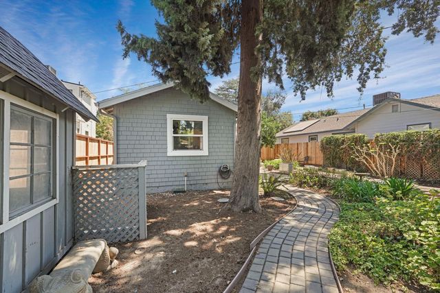 1233 N Baker St, Stockton, CA 95203