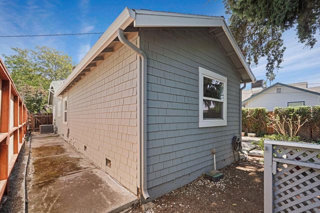 1233 N Baker St, Stockton, CA 95203