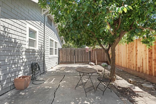 1233 N Baker St, Stockton, CA 95203