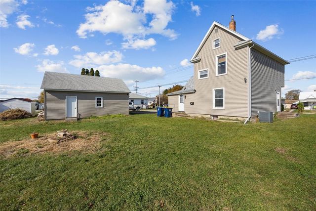 908 W 3rd, Vinton, IA 52349