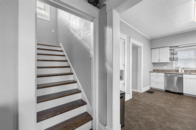 908 W 3rd, Vinton, IA 52349