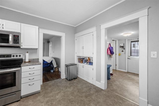 908 W 3rd, Vinton, IA 52349