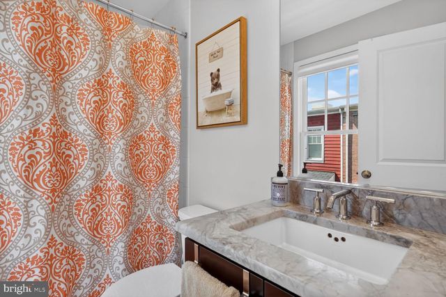 917 PARKER GRAY SCHOOL WAY, Alexandria, VA 22314