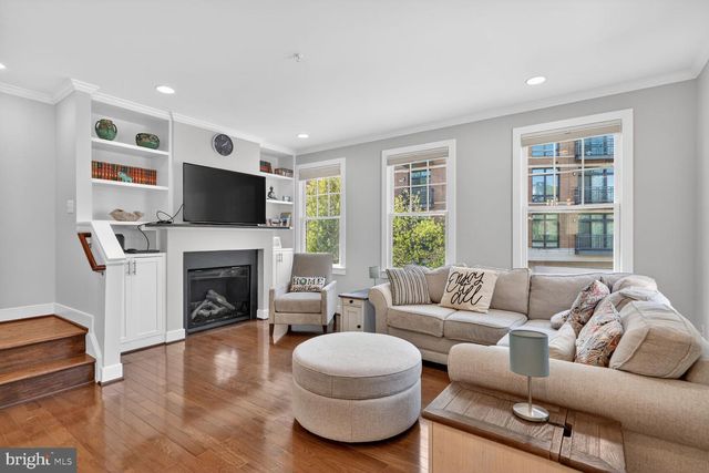 917 PARKER GRAY SCHOOL WAY, Alexandria, VA 22314