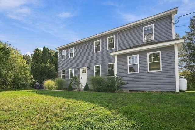 28 Ash St, Webster, MA 01570