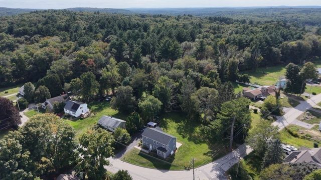 28 Ash St, Webster, MA 01570