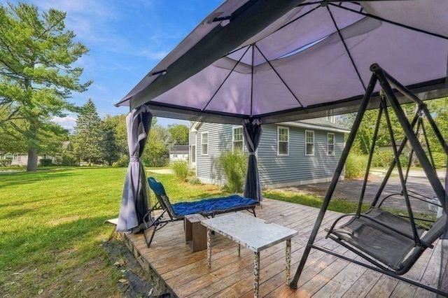 28 Ash St, Webster, MA 01570