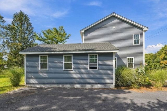 28 Ash St, Webster, MA 01570