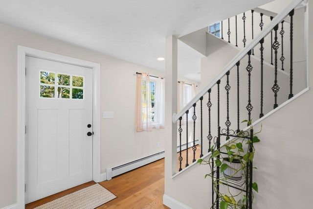 28 Ash St, Webster, MA 01570
