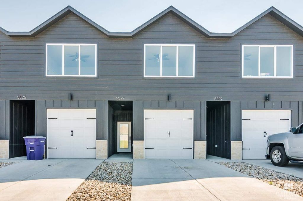 5527 Goheen Drive, Manhattan, KS 66503