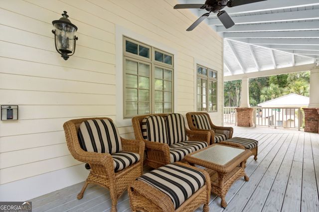 830 Harbour Island Circle, Waverly, GA 31565