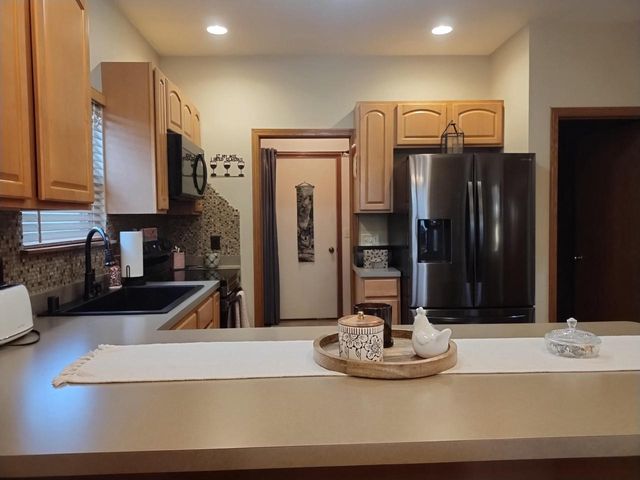 2024 Grove AVENUE, Racine, WI 53405