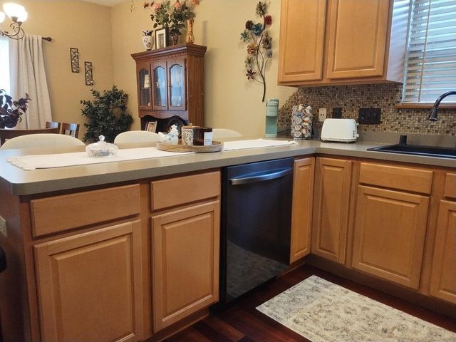 2024 Grove AVENUE, Racine, WI 53405