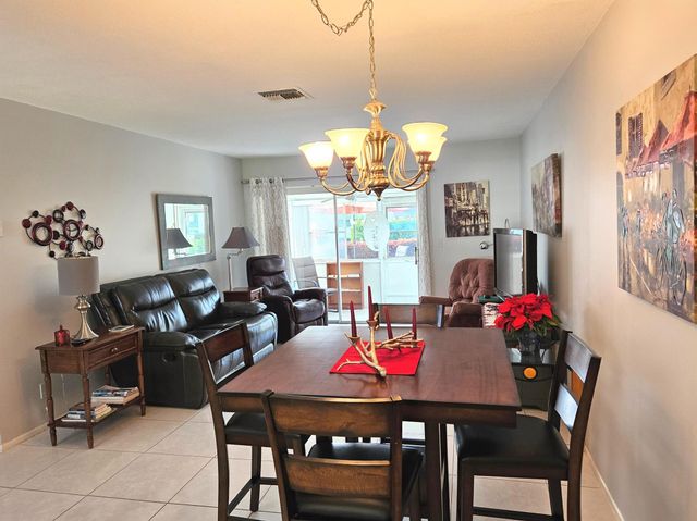 2920 Crosley Drive E B, West Palm Beach, FL 33415