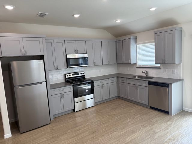 1819 Boxwood Drive, Sherman, TX 75092