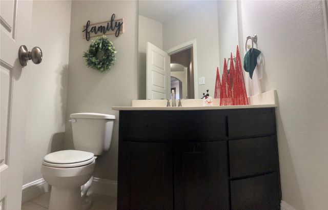 1016 Steamboat Drive, Hewitt, TX 76643