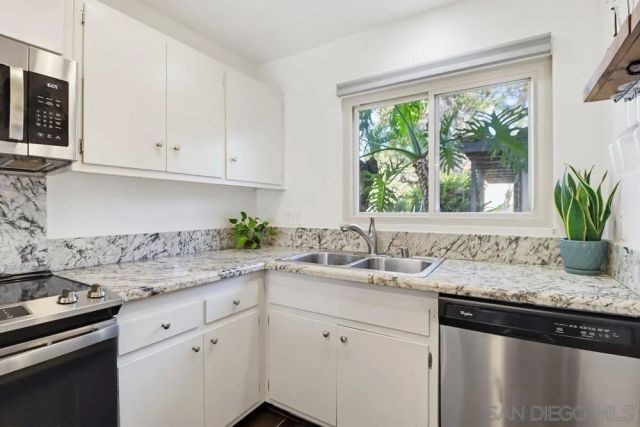 4202 Loma Riviera Ln, San Diego, CA 92110