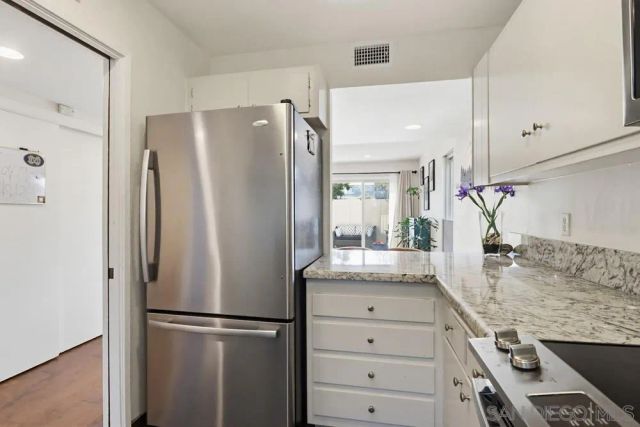 4202 Loma Riviera Ln, San Diego, CA 92110