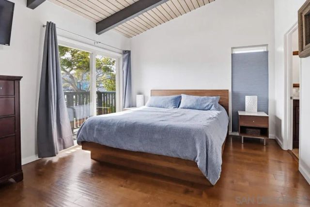 4202 Loma Riviera Ln, San Diego, CA 92110