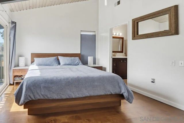 4202 Loma Riviera Ln, San Diego, CA 92110