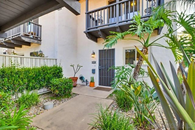 4202 Loma Riviera Ln, San Diego, CA 92110