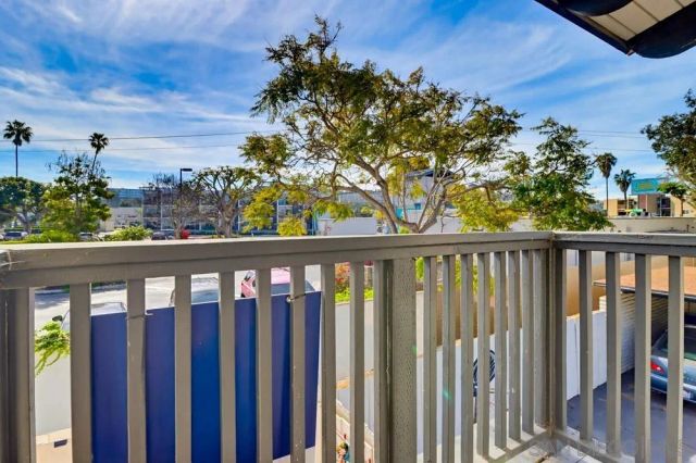 4202 Loma Riviera Ln, San Diego, CA 92110