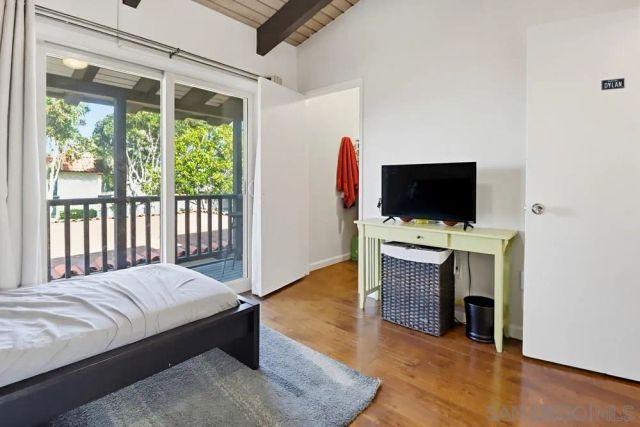 4202 Loma Riviera Ln, San Diego, CA 92110